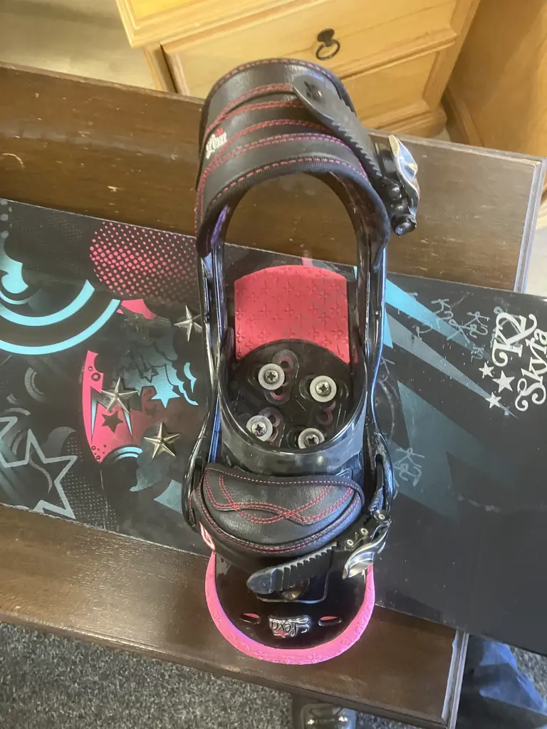 K2 Skyla Womans Snowboard 139cm With Burton Lexa Bindings Image 1++