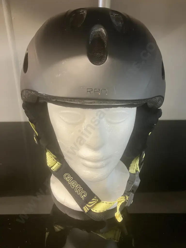 RED Aletta Womens Snow Sports Helmet, Black. Size 55-57cm M Image 1++