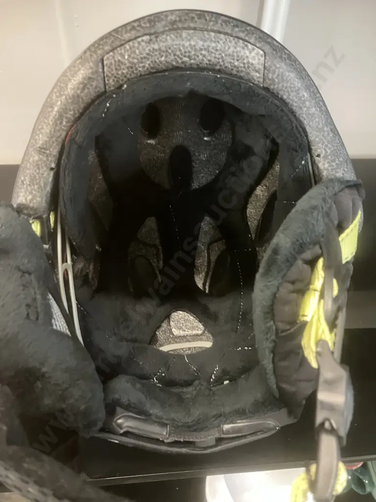 RED Aletta Womens Snow Sports Helmet, Black. Size 55-57cm M Image 1++