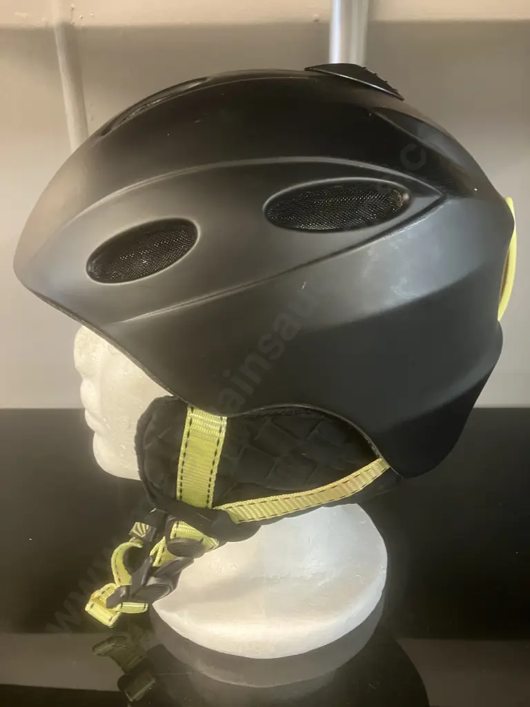 RED Aletta Womens Snow Sports Helmet, Black. Size 55-57cm M Image 1++