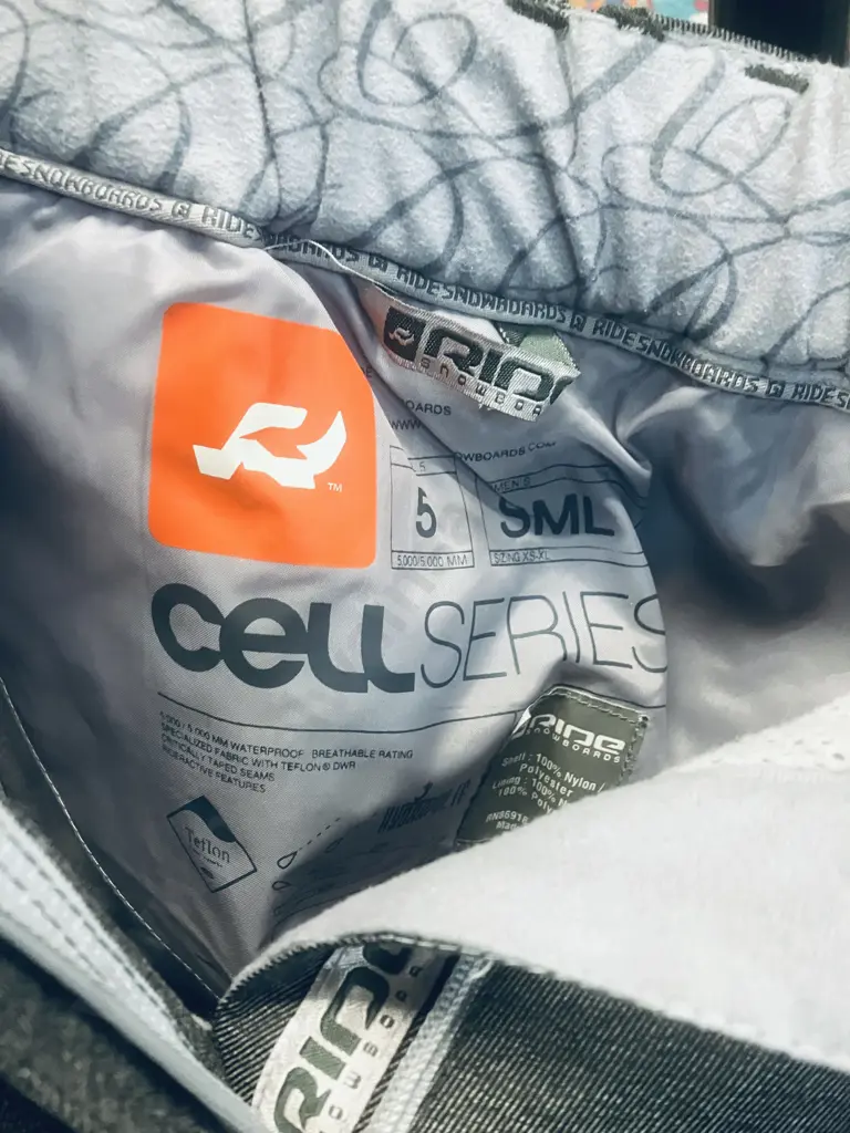 Ride Snowboards Cell Series Womans Snowboard Pants Size SML Image 1++
