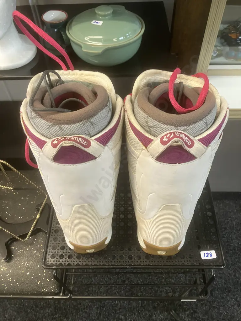 Thirty Two Prospect Snowboard Boots Women Size 6 Image 1++
