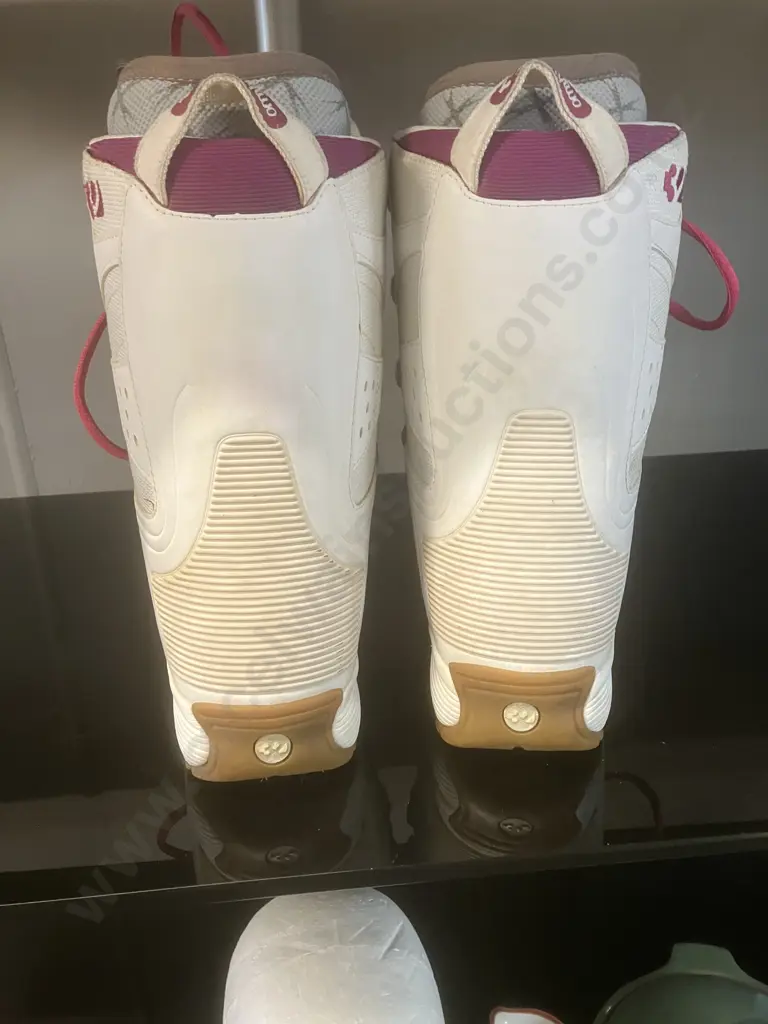 Thirty Two Prospect Snowboard Boots Women Size 6 Image 1++