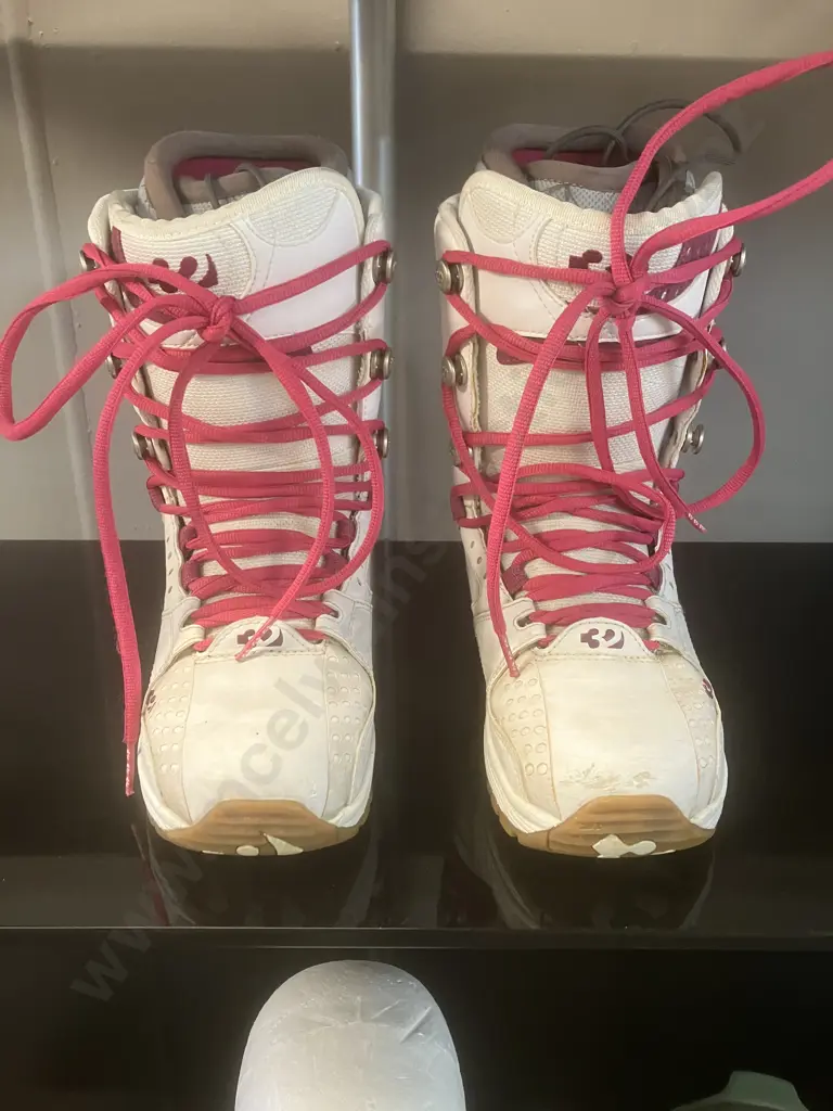 Thirty Two Prospect Snowboard Boots Women Size 6 Image 1++