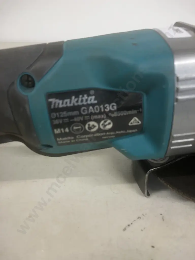 Makita XGT 40V Brushless 125mm Paddle Switch Grinder GA013G With 5.0Ah Battery (No Charger) Image 1++
