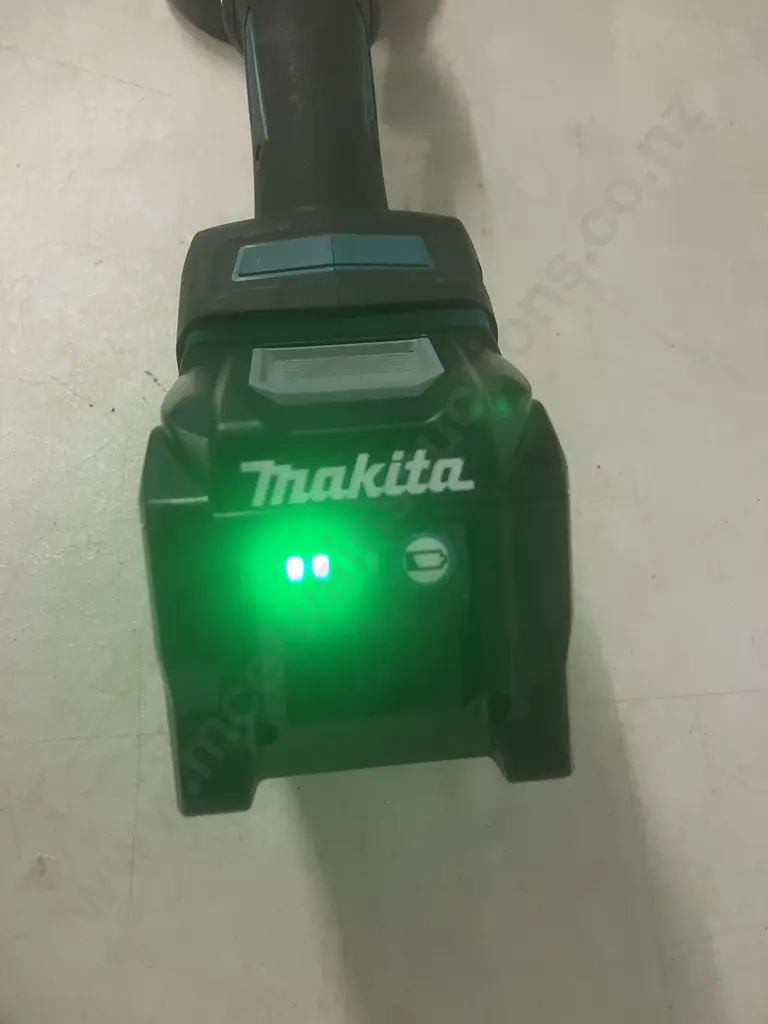 Makita XGT 40V Brushless 125mm Paddle Switch Grinder GA013G With 5.0Ah Battery (No Charger) Image 1++