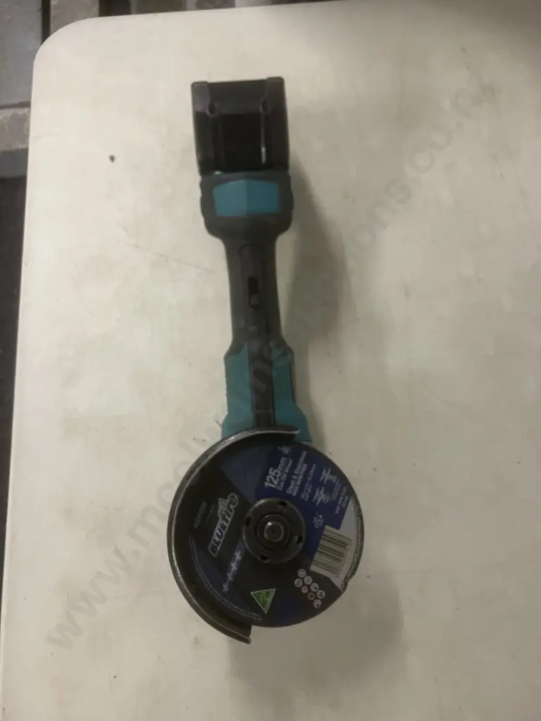 Makita XGT 40V Brushless 125mm Paddle Switch Grinder GA013G With 5.0Ah Battery (No Charger) Image 1++