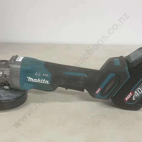 Makita XGT 40V Brushless 125mm Paddle Switch Grinder GA013G With 5.0Ah Battery (No Charger)