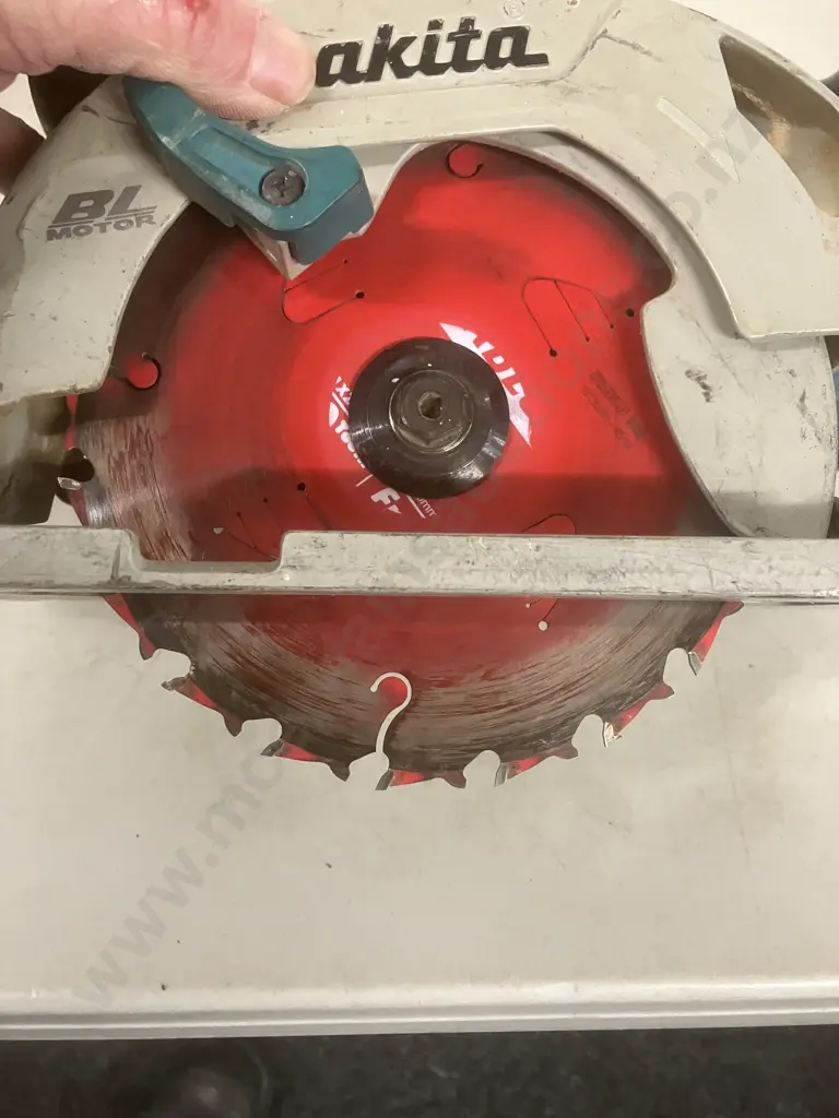 Makita LXT Cordless Circular Saw Skin Only 18 volt 165mm Image 1++