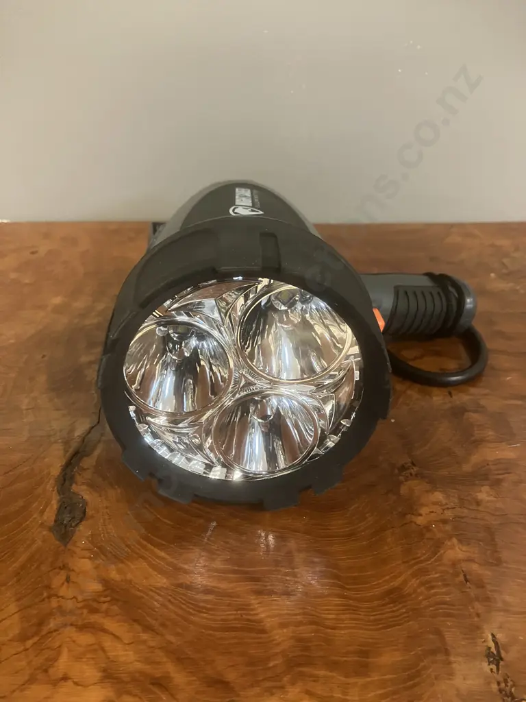 Night Saber Marine Hunter 1800 Lumen Waterproof Torch (No Chargers) Image 1++
