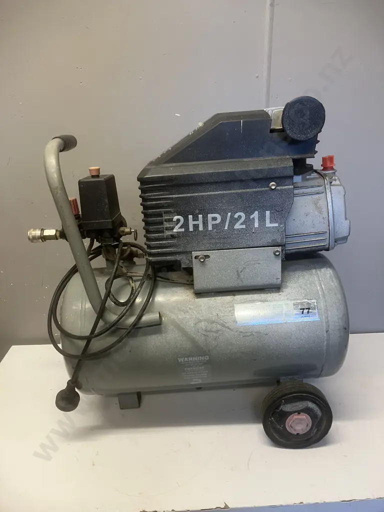 Super Works 2HDD 21L Air Compressor, 2HP / 1500W. 77 (L/Min) Image 1++