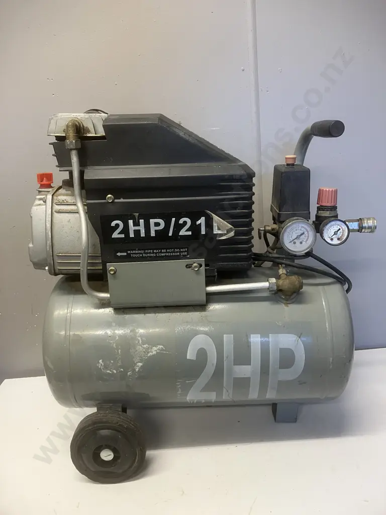 Super Works 2HDD 21L Air Compressor, 2HP / 1500W. 77 (L/Min) Image 1++