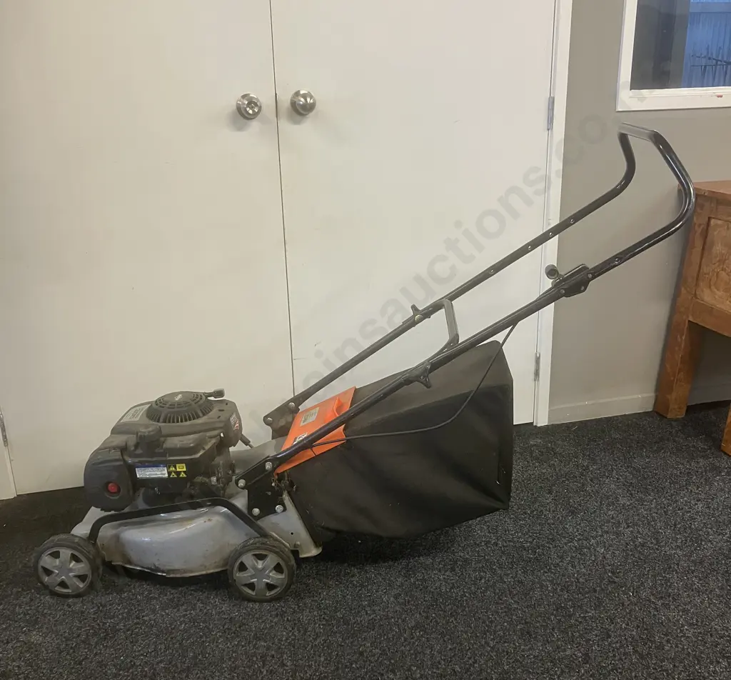 Jobmate Petrol Lawnmower With Catcher - 300 Series B&S 125cc #JM1622NB300U Image 1++