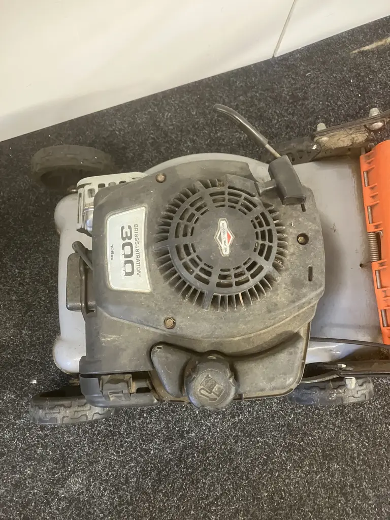 Jobmate Petrol Lawnmower With Catcher - 300 Series B&S 125cc #JM1622NB300U Image 1++