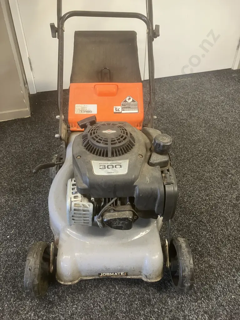 Jobmate Petrol Lawnmower With Catcher - 300 Series B&S 125cc #JM1622NB300U Image 1++