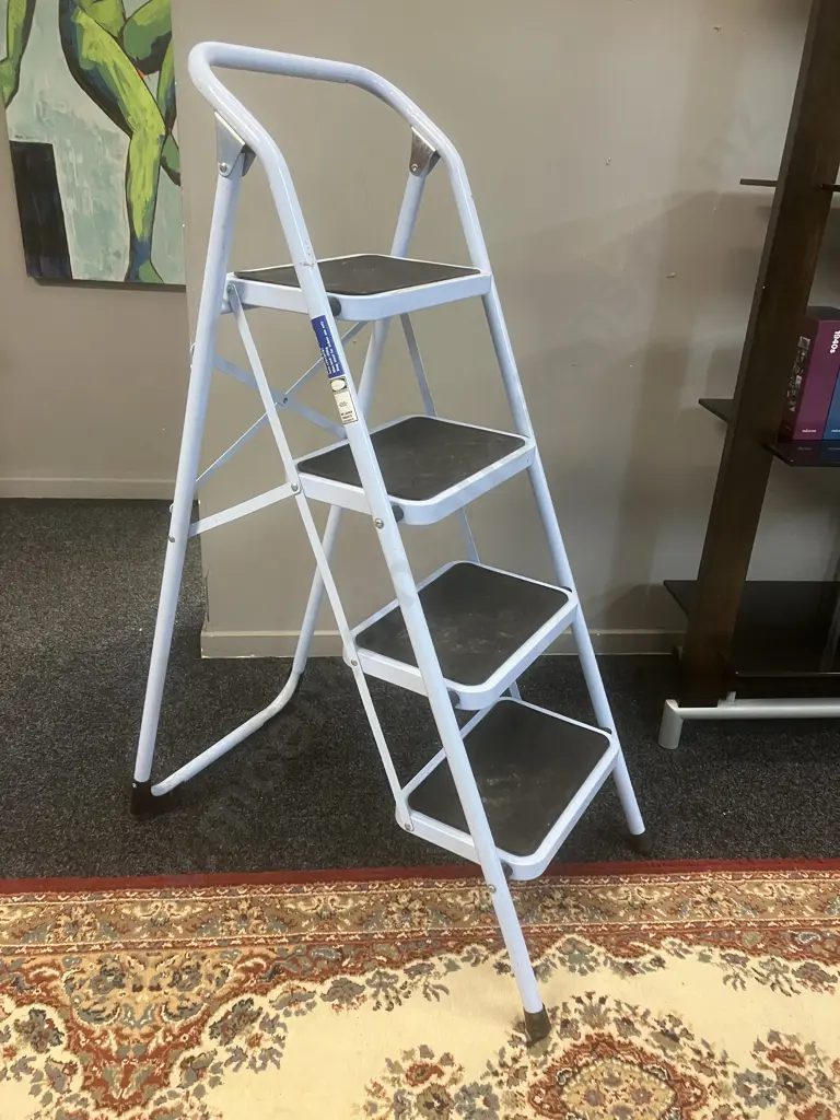 Domestic Stepladder. 120Kgs Image 1++