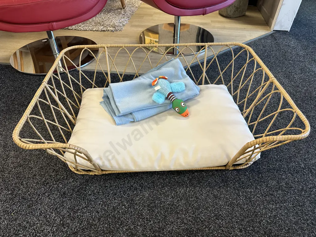 Cane Dogs Basket With Cushion/Blanket & Toy H27 W91 D65cm. Image 1++