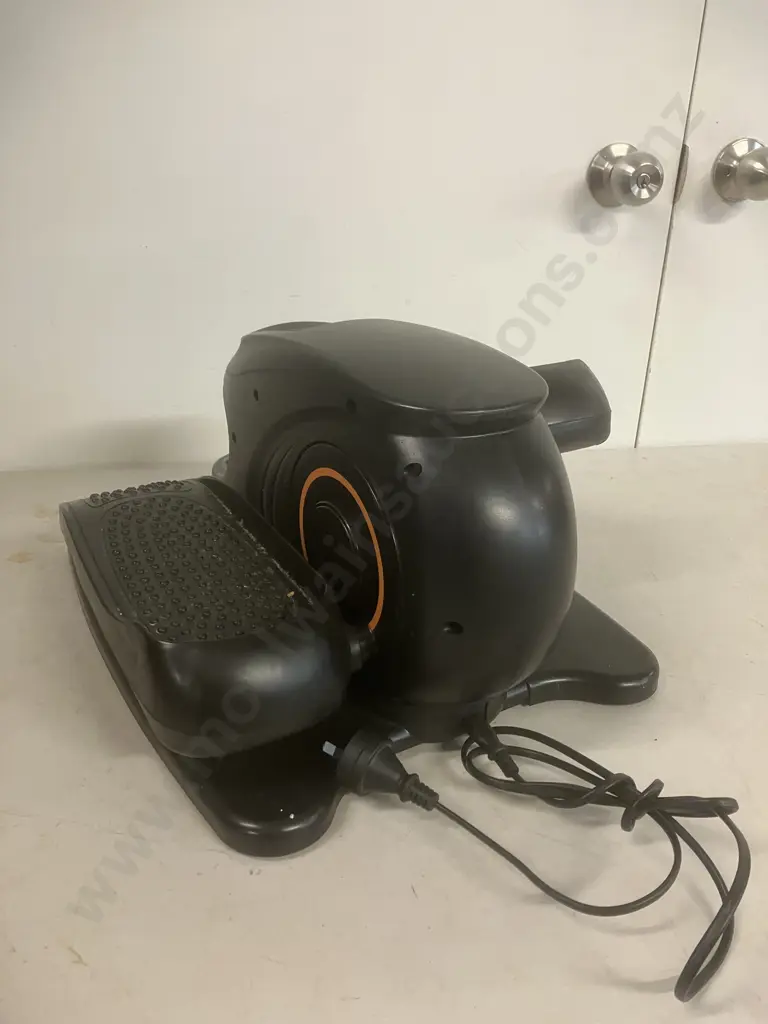 Elliptomaxx Robotic Underdesk Training Cycle/Leg Exerciser #81968 With Remote Control Image 1++