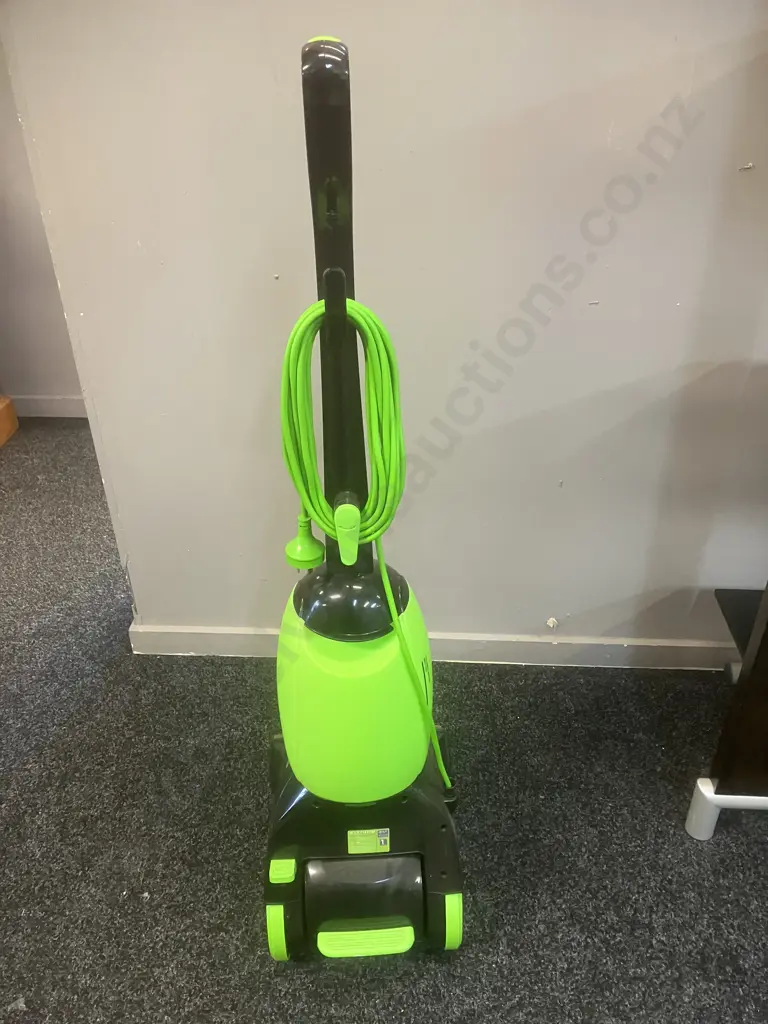Wertheim SE2000 Carpet Shampooer Image 1++