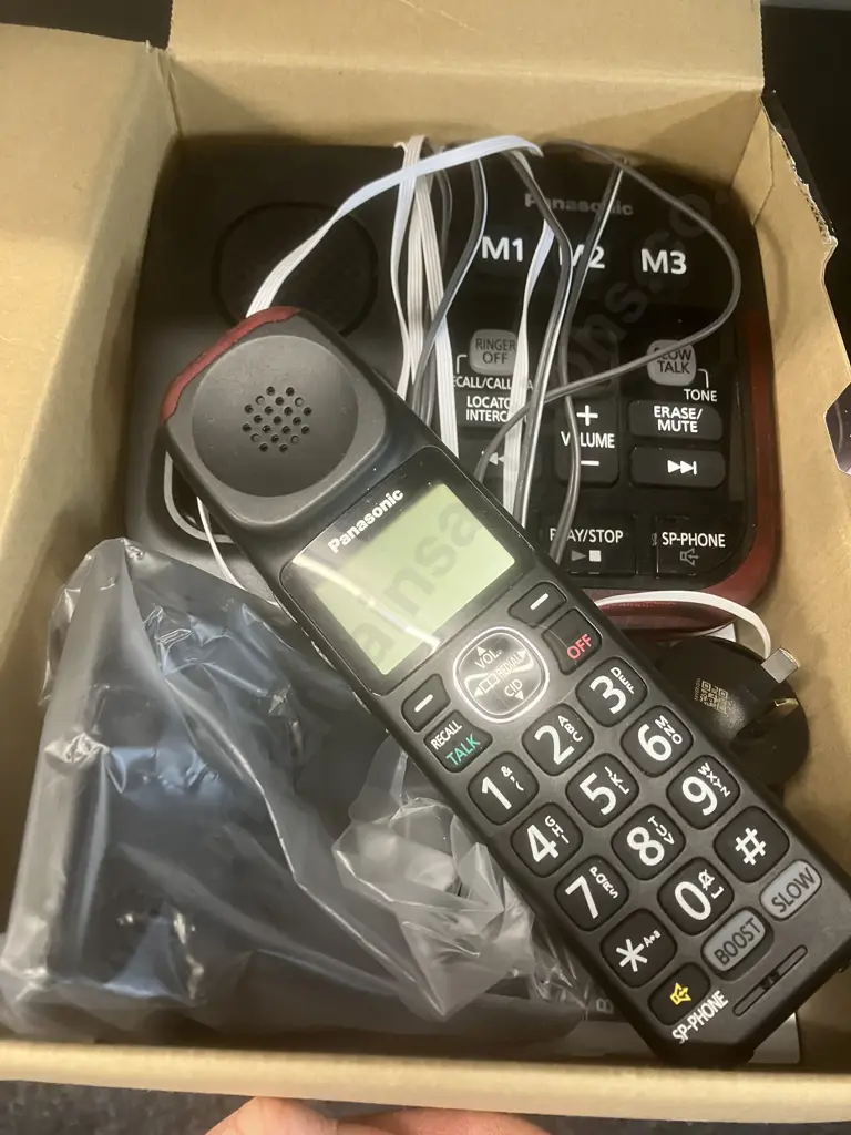 Panasonic KX-TGM420AZB Amplified Cordless Phone with Answering Machine. Black Image 1++