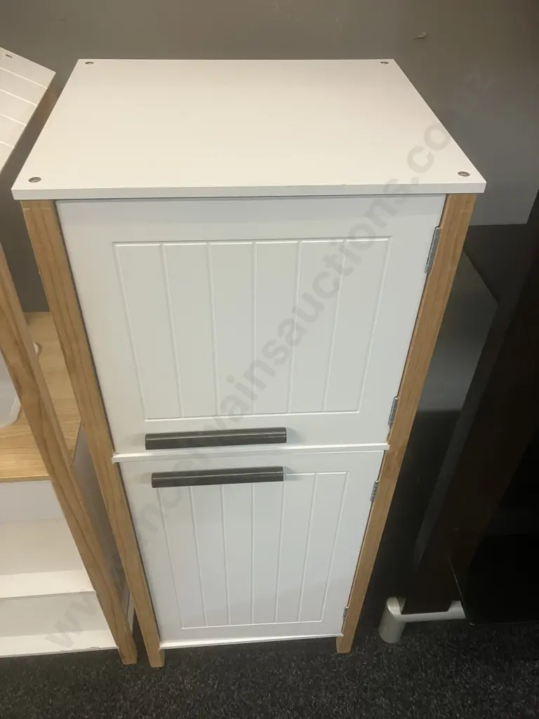 Wooden Play Kitchen (H102 W70 D30cm) With Accessories & Two Door Pantry (H86 W34.5 D30cm) Image 1++
