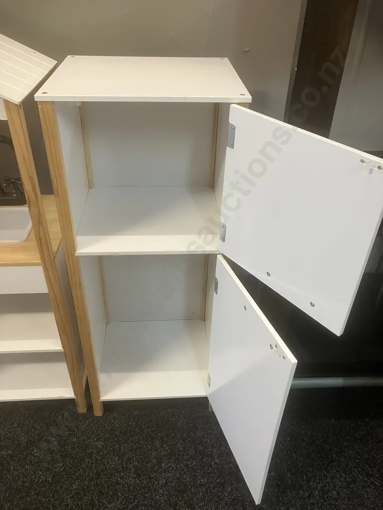 Wooden Play Kitchen (H102 W70 D30cm) With Accessories & Two Door Pantry (H86 W34.5 D30cm) Image 1++