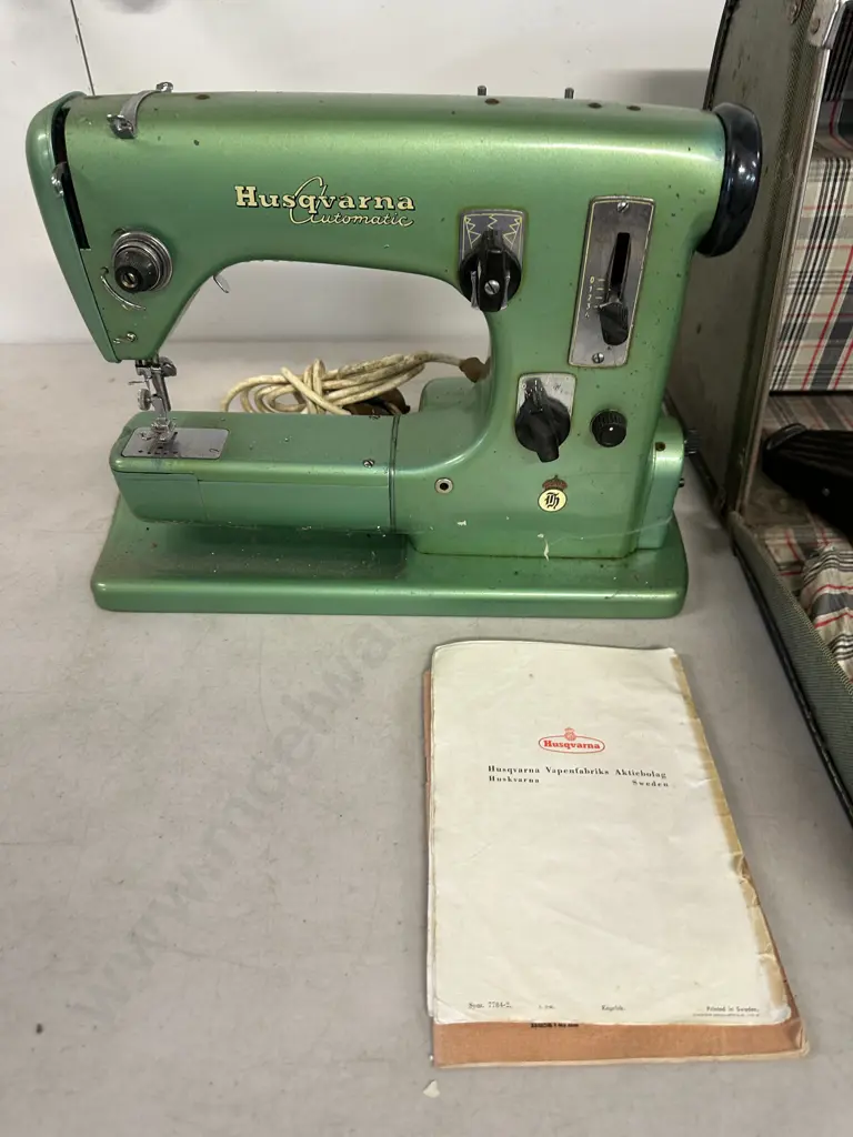 Vintage Antique Husqvarna Viking C21 Automatic Sewing Machine With Case Image 1++
