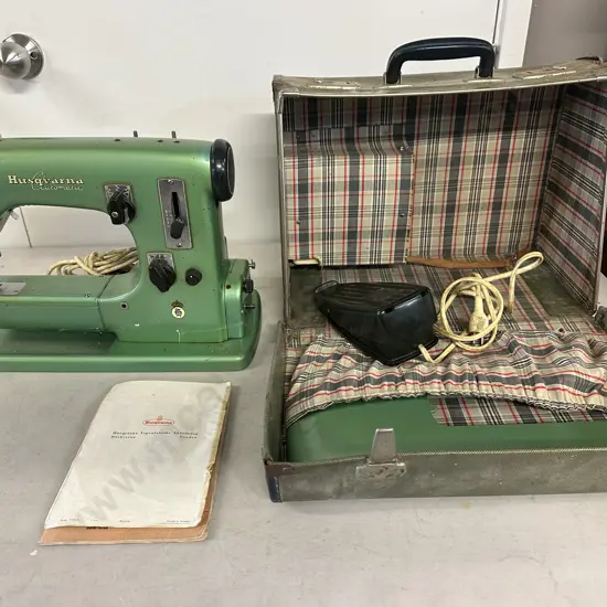 Vintage Antique Husqvarna Viking C21 Automatic Sewing Machine With Case