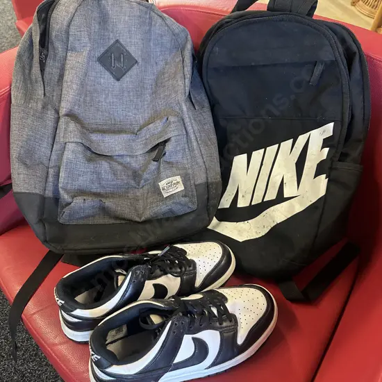 Ladies Nike Dunks Black & White Size UK 6Y, Nike & Crafted Apparel Vintage Back Packs