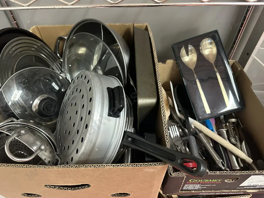 Box Of Assorted Kitchen Utensils, Cutlery Etc & Box of Assorted Bakeware Items Image 1++