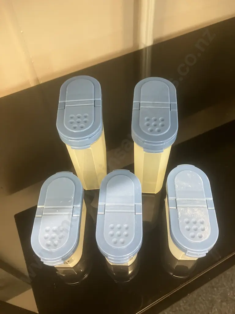 Tupperware Modular Mates Spice Shakers x 5, Blue Top -1846 & 1843 Image 1++