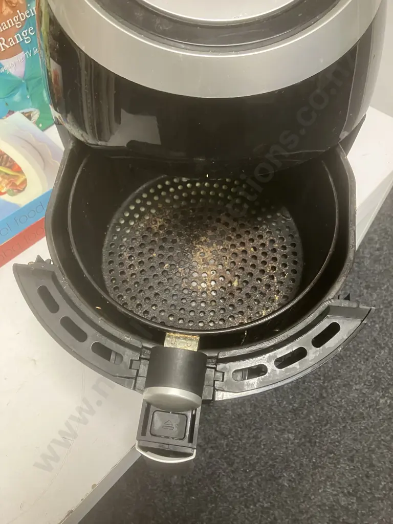 Anko AF606 Roaster (Air Fryer) With Assorted Cookbooks Including Annabel Langbein Image 1++