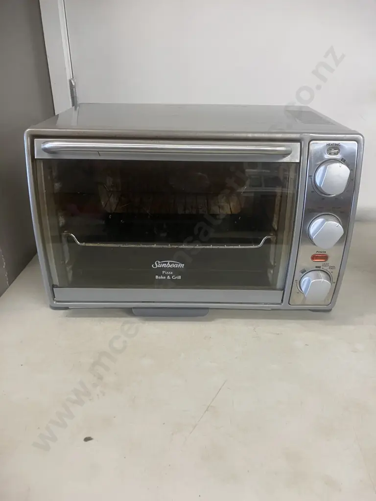 Russell Hobbs Slow Cooker, Sunbeam Pizza Bake & Grill, Breville The Big One Sandwich Maker Image 1++