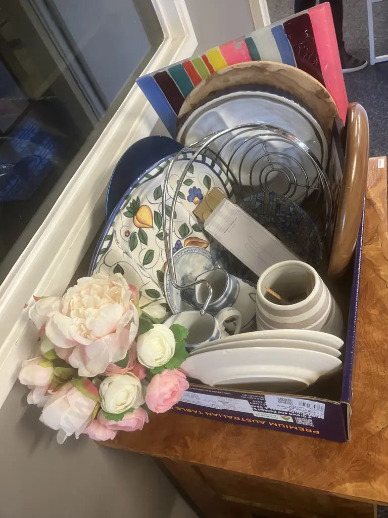 Box Lot China & Wooden Ware Etc Image 1++