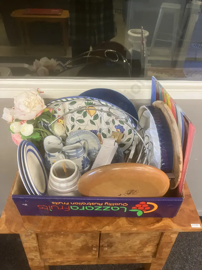 Box Lot China & Wooden Ware Etc Image 1++