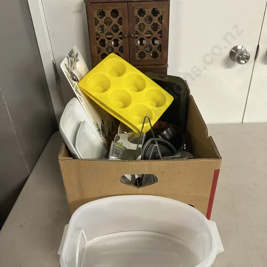 Kitchenware Assorted Including Tupperware, Vintage, Spice Rack Etc
