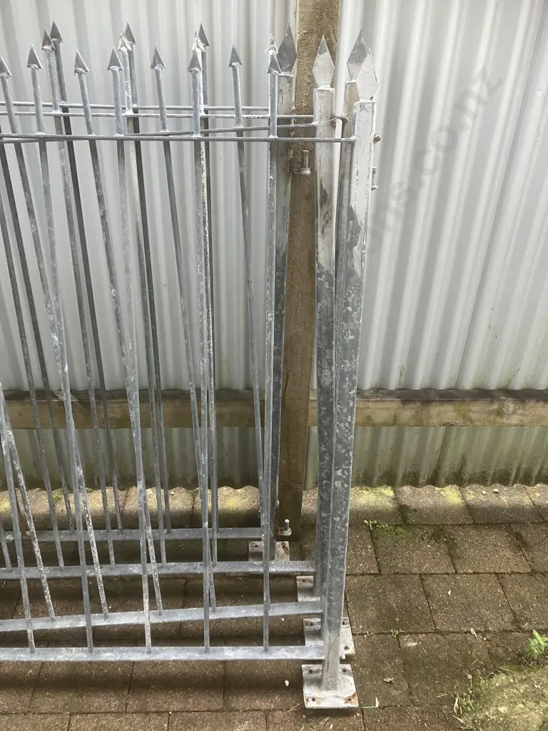 Galvanised Steel Fence Panels With Arrow Finials - H 1.4m, 4 x 2m (Approx) & 3 Smaller Panels Image 1++