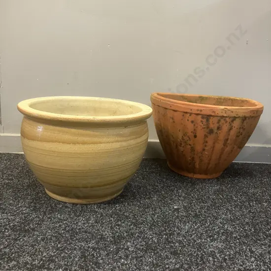 Terracotta Wall Pocket 21 x 31cm & Tan & Brown Rings Pattern Garden Pot 30 x 30