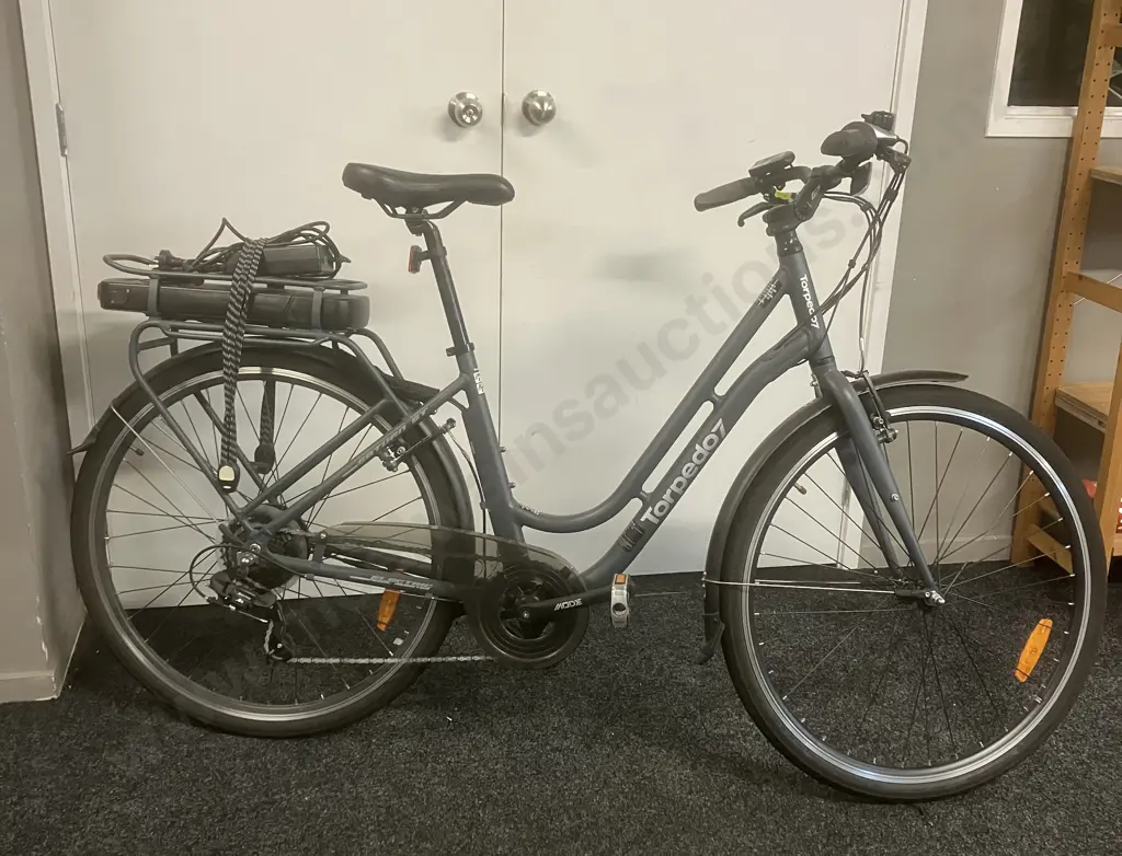 Torpedo7 EPAC Electric Bike PA250-1 W With Charger & Key Image 1++