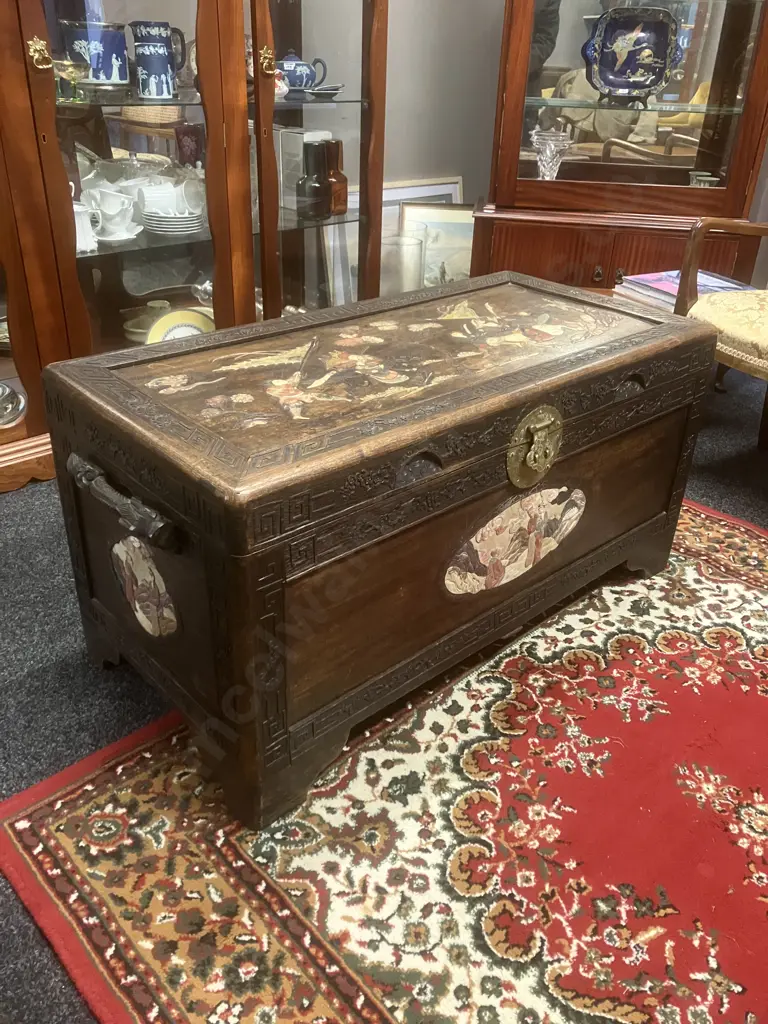 Stunning Antique c1920s Chinese Oriental Camphor Wood Chest With Inlaid Coloured Soapstone Relief Scenes. H52 L113 W52cm Image 1++