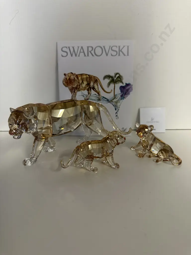Swarovski 2010 Annual Edition Tiger #1003148 With Companion Tiger Cubs #1051686 & #1016678 (Boxed With COA) Image 1++