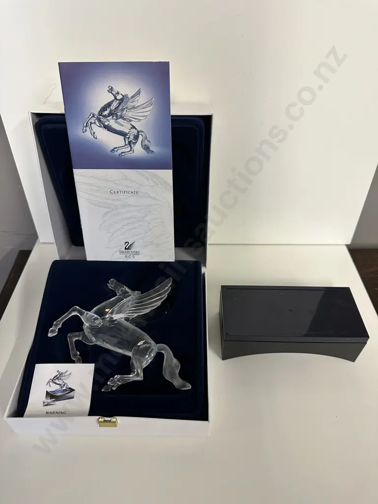 Swarovski "Pegasus" #216327 SCS 1998 Annual Limited Edition With Stand (Boxed With COA).1998 Image 1++