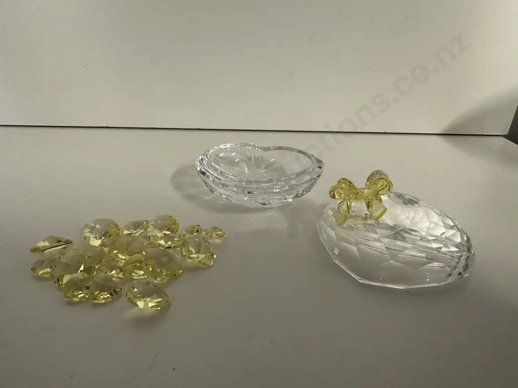 Swarovski Crystal SCS 2004 Anna Jewell Box With Yellow Hearts #666890, (Boxed With COA) Image 1++