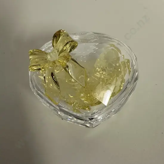 Swarovski Crystal SCS 2004 Anna Jewell Box With Yellow Hearts #666890, (Boxed With COA)