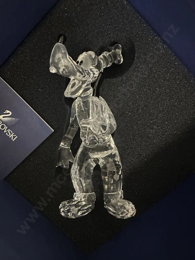 Swarovski Crystal Goofy Figurine #690716 Disney Showcase Collection, (Boxed With COA) Image 1++