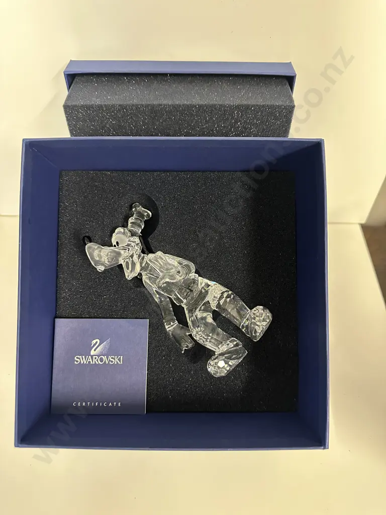 Swarovski Crystal Goofy Figurine #690716 Disney Showcase Collection, (Boxed With COA) Image 1++