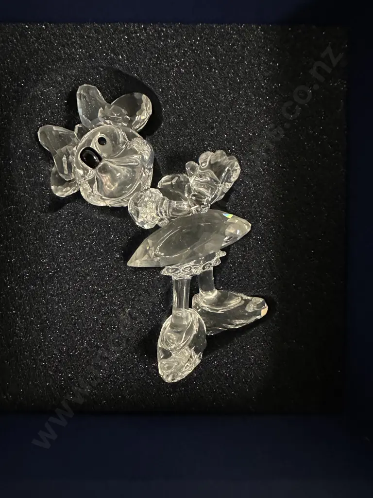 Swarovski Crystal Minnie Mouse Figurine #687436 Disney Showcase Collection, (Boxed With COA) Image 1++