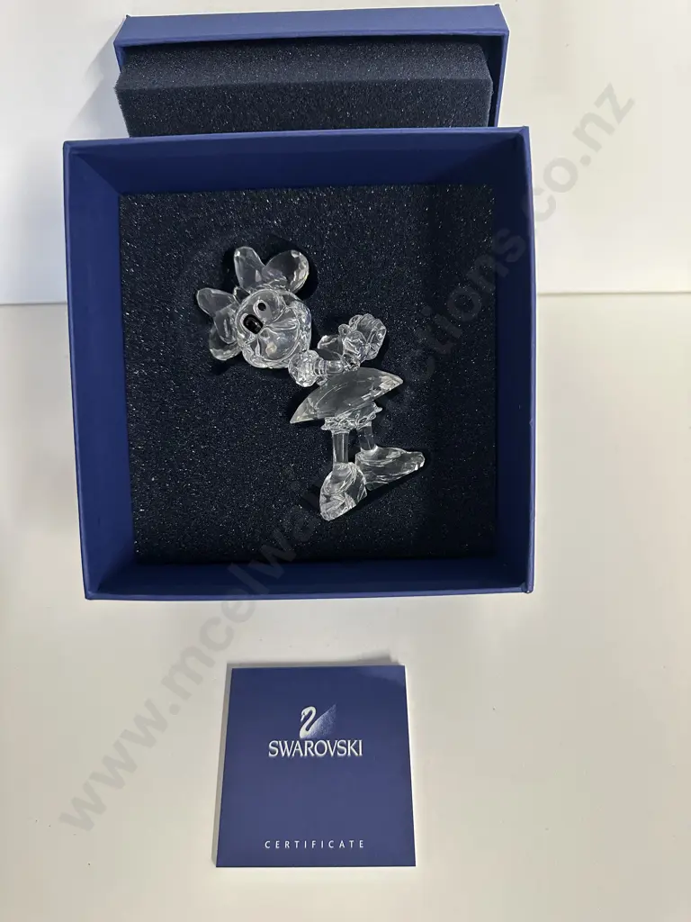 Swarovski Crystal Minnie Mouse Figurine #687436 Disney Showcase Collection, (Boxed With COA) Image 1++