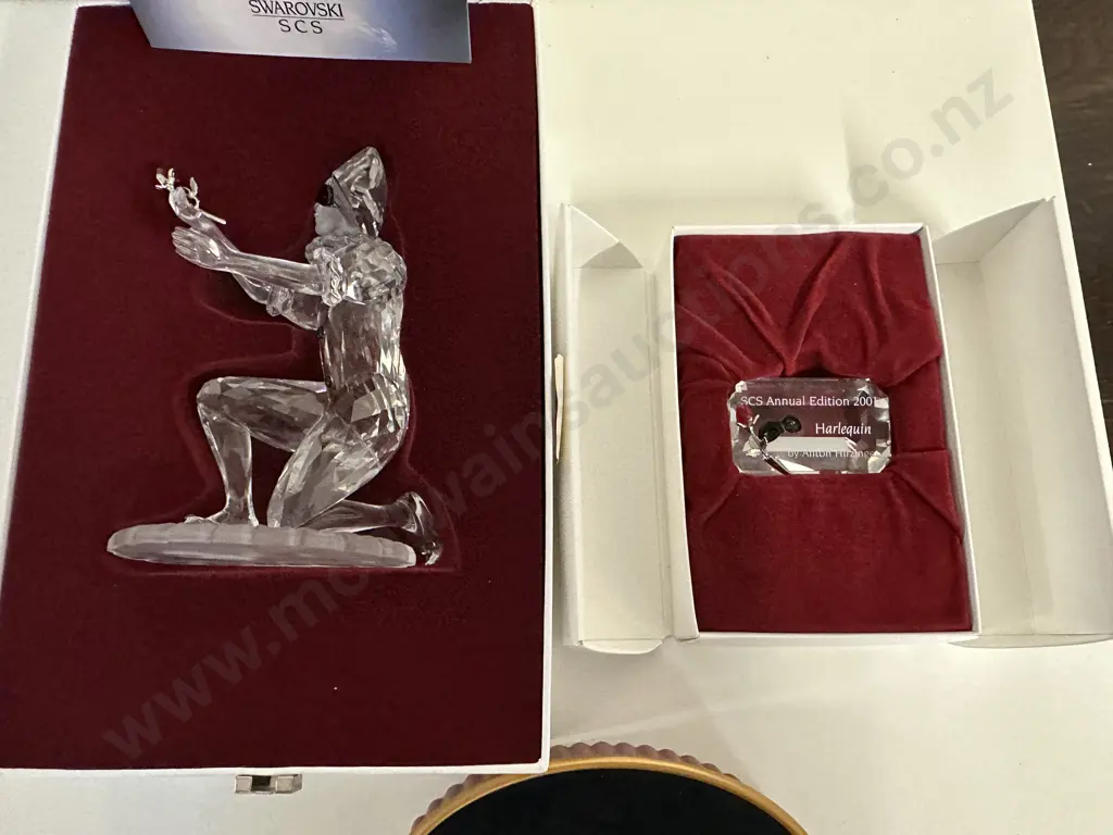 Swarovski "Masquerade" Harlequin #254044 SCS 2001 Annual Edition With Plaque & Stand (Boxed With COA) Image 1++