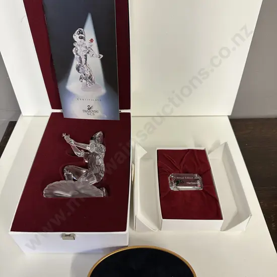 Swarovski "Masquerade" Harlequin #254044 SCS 2001 Annual Edition With Plaque & Stand (Boxed With COA)